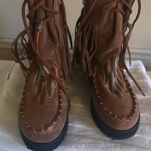 Moccasins short boot with fringe